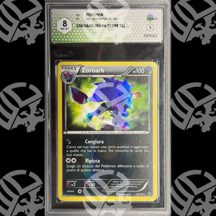 Zoroark Destini Futuri - GRAAD 8 - Warcard - Gradate i prezzi più bassi sul mercato, solo da www.warcardshop.com! Carte singole, box, buste e mazzi.